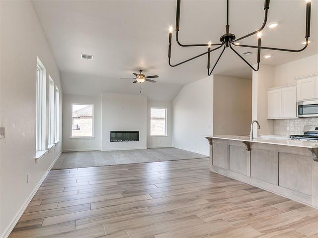 7705 Three Woods Lane, Yukon, OK 73099