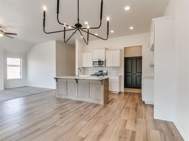 7705 Three Woods Lane, Yukon, OK 73099