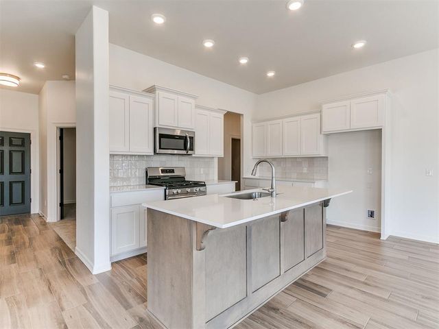 7705 Three Woods Lane, Yukon, OK 73099