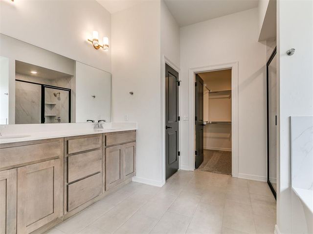 7705 Three Woods Lane, Yukon, OK 73099