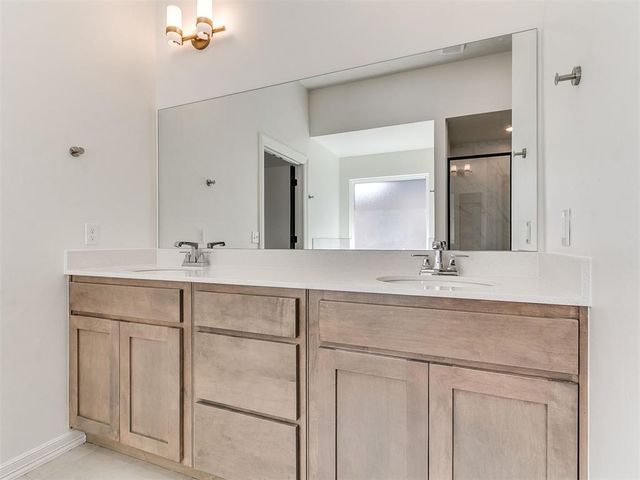 7705 Three Woods Lane, Yukon, OK 73099