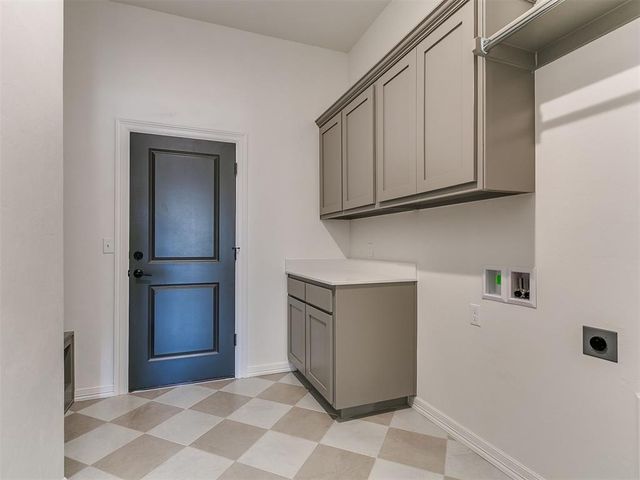 7705 Three Woods Lane, Yukon, OK 73099