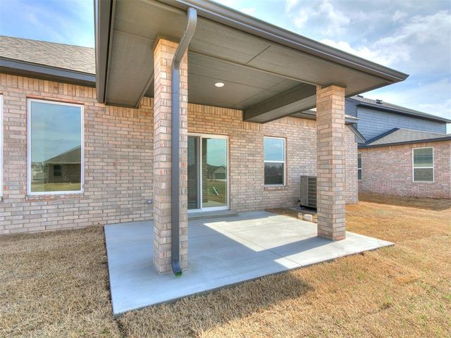 7705 Three Woods Lane, Yukon, OK 73099