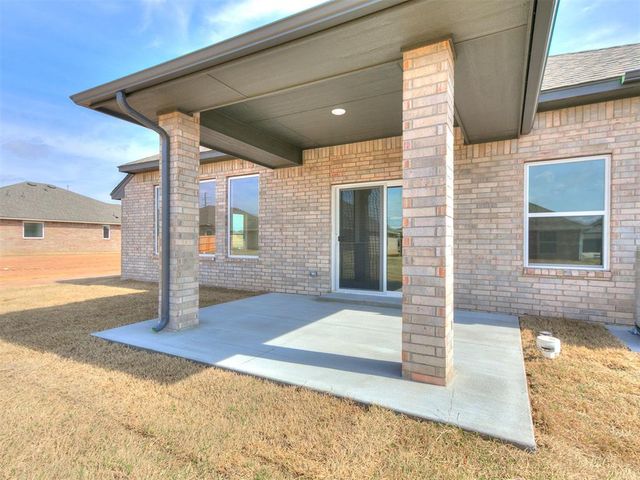 7705 Three Woods Lane, Yukon, OK 73099