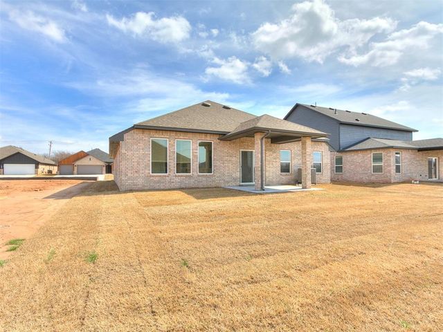 7705 Three Woods Lane, Yukon, OK 73099