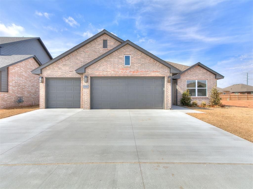 7705 Three Woods Lane, Yukon, OK 73099