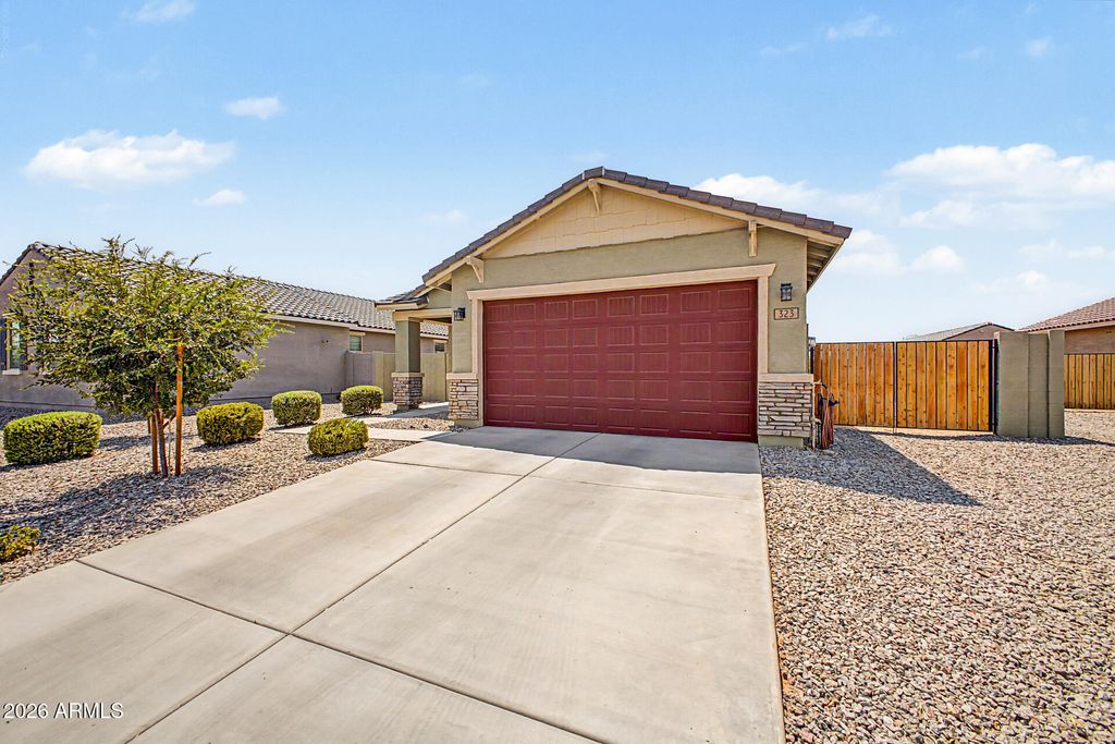 323 S SAN FERNANDO Lane, Casa Grande, AZ 85194 — photo 2