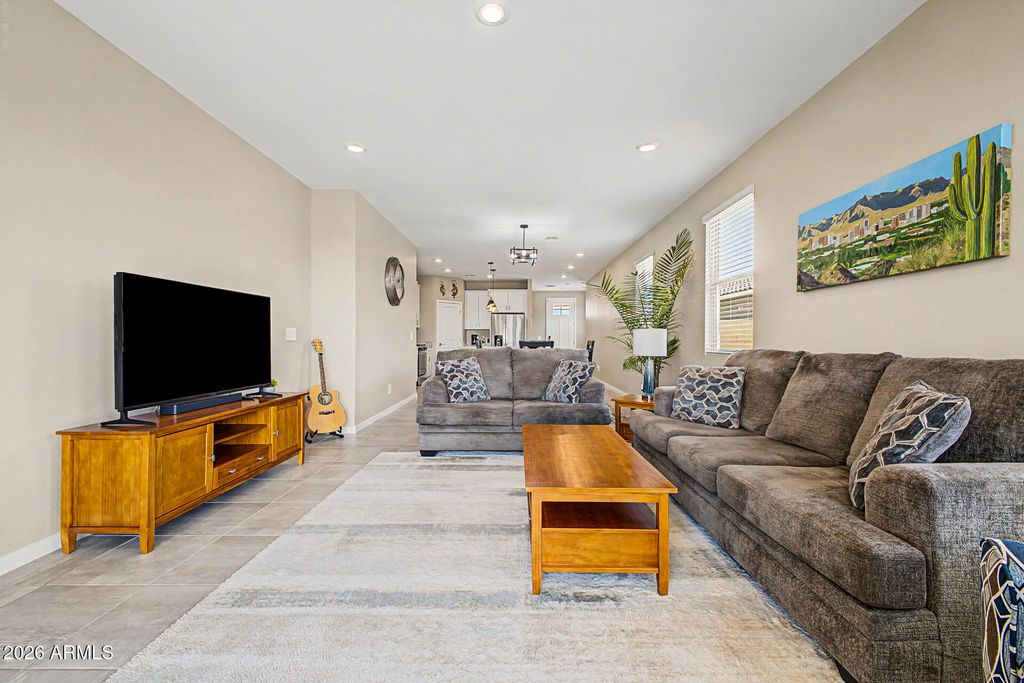 323 S SAN FERNANDO Lane, Casa Grande, AZ 85194 — photo 4