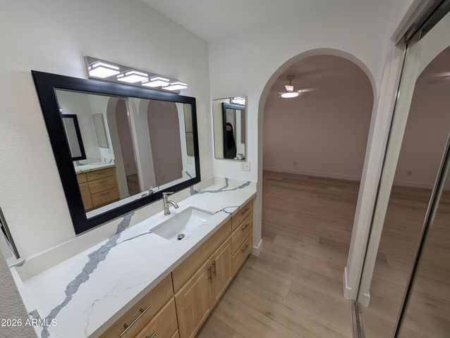 1880 E MORTEN Avenue 101, Phoenix, AZ 85020