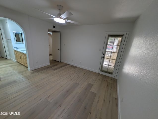 1880 E MORTEN Avenue 101, Phoenix, AZ 85020