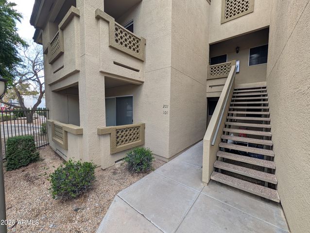1880 E MORTEN Avenue 101, Phoenix, AZ 85020