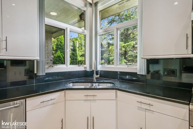 55766 Apple Lane, Shelby Twp, MI 48316