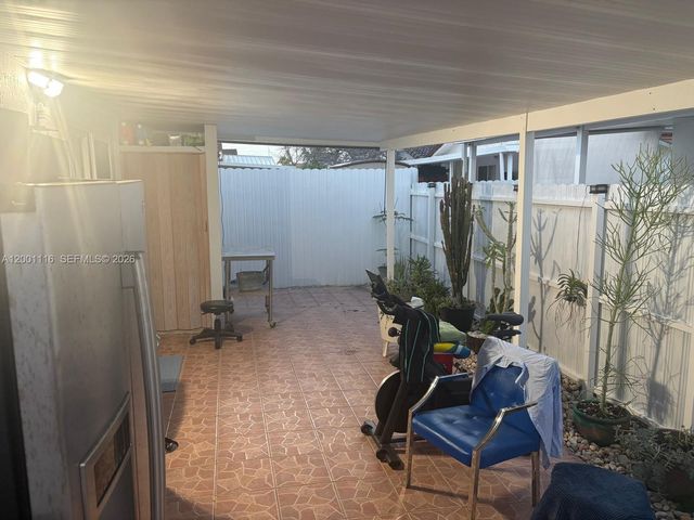 3103 W 70th St, Hialeah, FL 33018