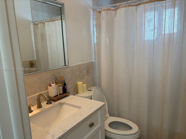 3103 W 70th St, Hialeah, FL 33018
