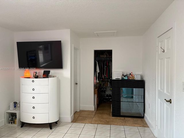3103 W 70th St, Hialeah, FL 33018