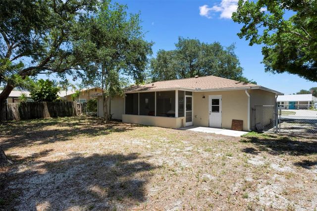 5446 FOXWOOD DRIVE, Sarasota, FL 34232