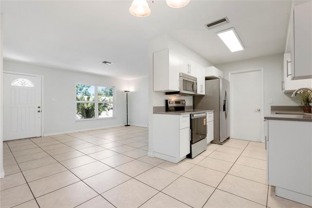 5446 FOXWOOD DRIVE, Sarasota, FL 34232