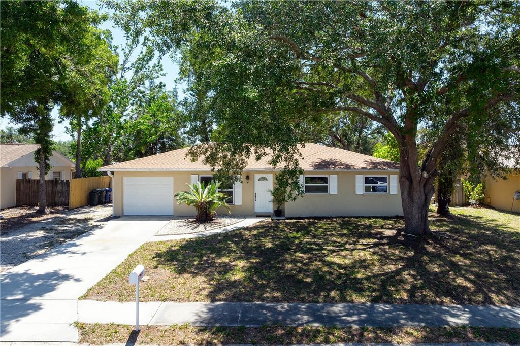 5446 FOXWOOD DRIVE, Sarasota, FL 34232