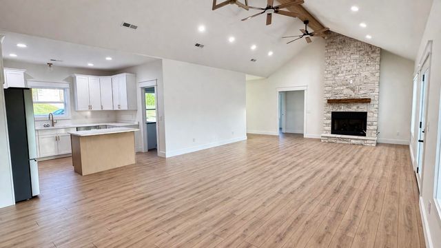 63 Iris Point, Somerset, KY 42503