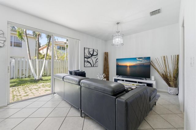 4162 Winnipeg Way, West Palm Beach, FL 33409