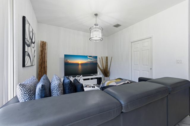 4162 Winnipeg Way, West Palm Beach, FL 33409