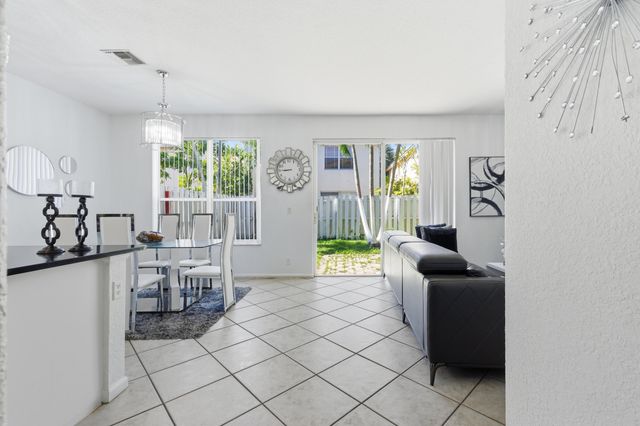 4162 Winnipeg Way, West Palm Beach, FL 33409