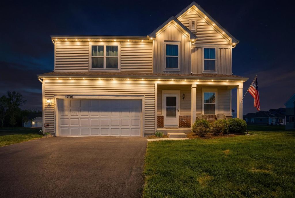 Image 3 of property listing at 4706 Fox Trail Court, Wonder Lake, IL 60097