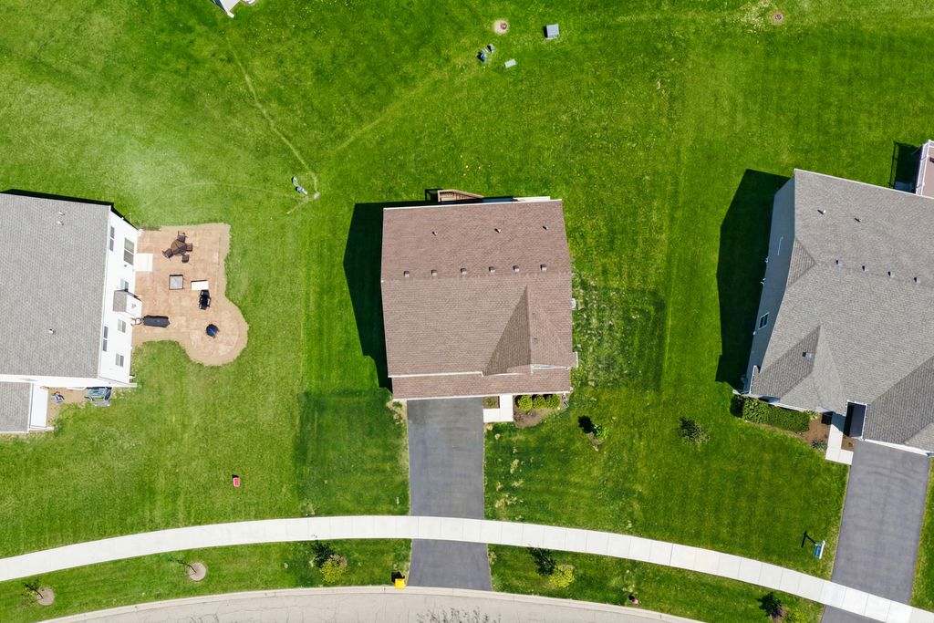 Image 32 of property listing at 4706 Fox Trail Court, Wonder Lake, IL 60097