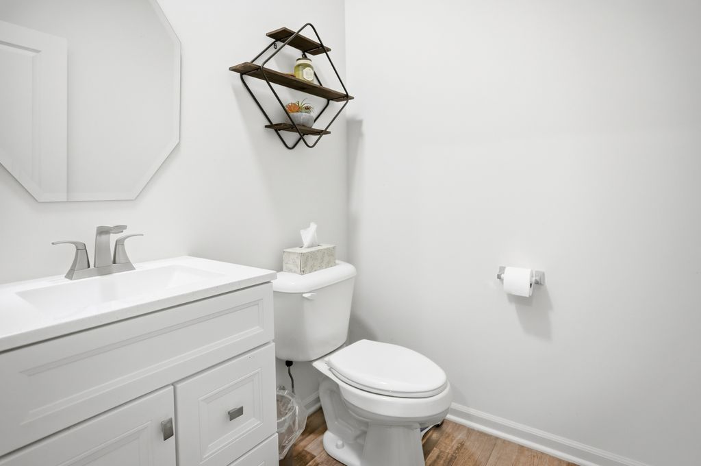 Image 10 of property listing at 4706 Fox Trail Court, Wonder Lake, IL 60097