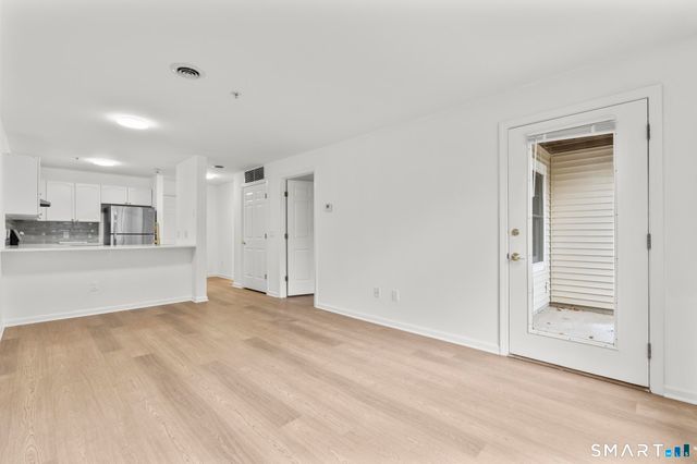 468 Main Street 111, East Lyme, CT 06357