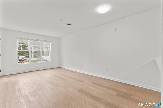 468 Main Street 111, East Lyme, CT 06357