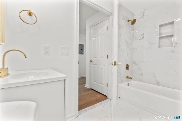 468 Main Street 111, East Lyme, CT 06357