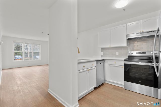 468 Main Street 111, East Lyme, CT 06357