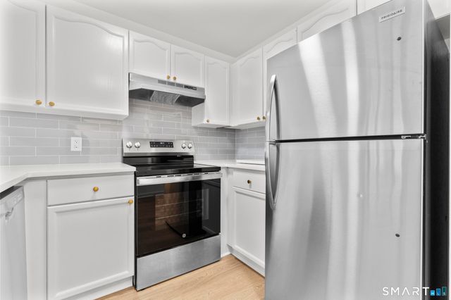 468 Main Street 111, East Lyme, CT 06357