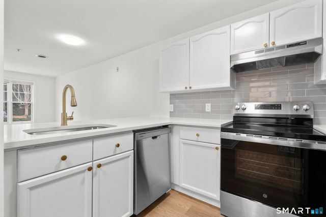 468 Main Street 111, East Lyme, CT 06357