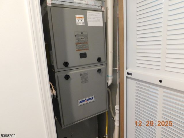 9 Front Street, Oxford Twp., NJ 07863