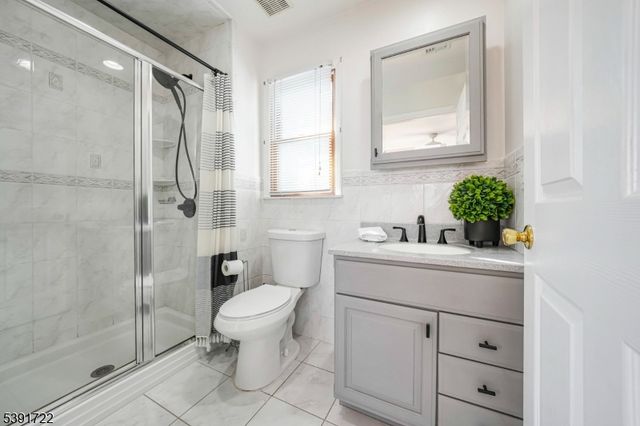 36 Clara St, North Haledon Boro, NJ 07508