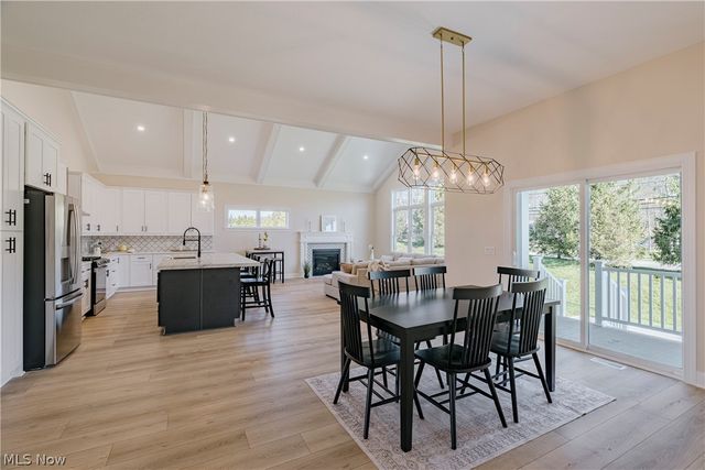 6469 N Cobblestone Road, Mayfield Village, OH 44143