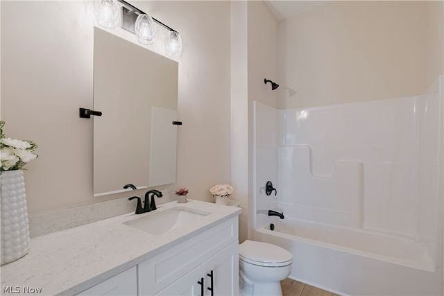 6469 N Cobblestone Road, Mayfield Village, OH 44143