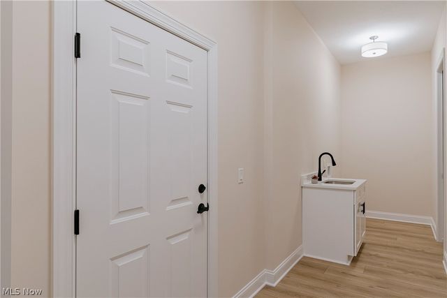 6469 N Cobblestone Road, Mayfield Village, OH 44143