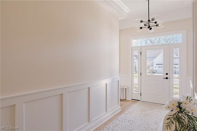 6469 N Cobblestone Road, Mayfield Village, OH 44143