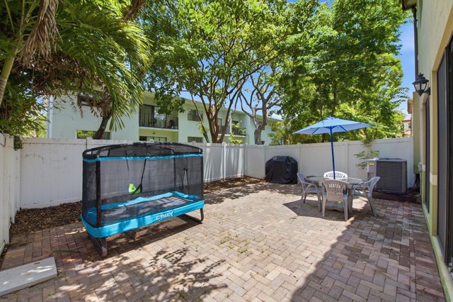 4817 NW 59th Street, Tamarac, FL 33319