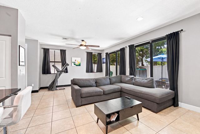 4817 NW 59th Street, Tamarac, FL 33319