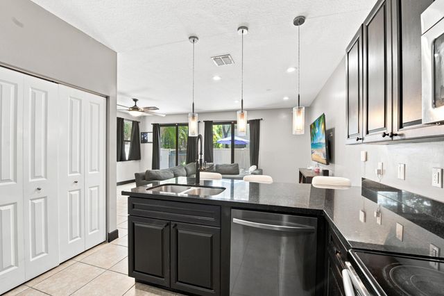 4817 NW 59th Street, Tamarac, FL 33319