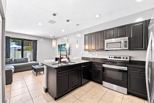 4817 NW 59th Street, Tamarac, FL 33319