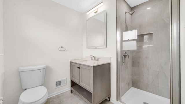 17525 Maple Avenue, Lansing, IL 60438