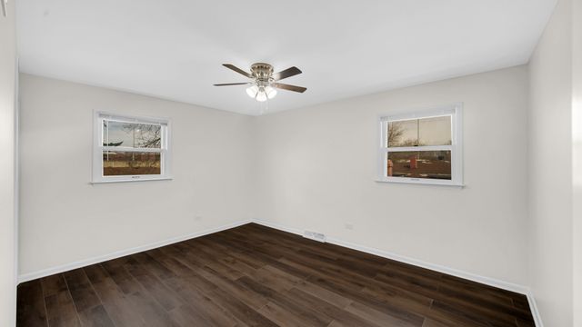 17525 Maple Avenue, Lansing, IL 60438