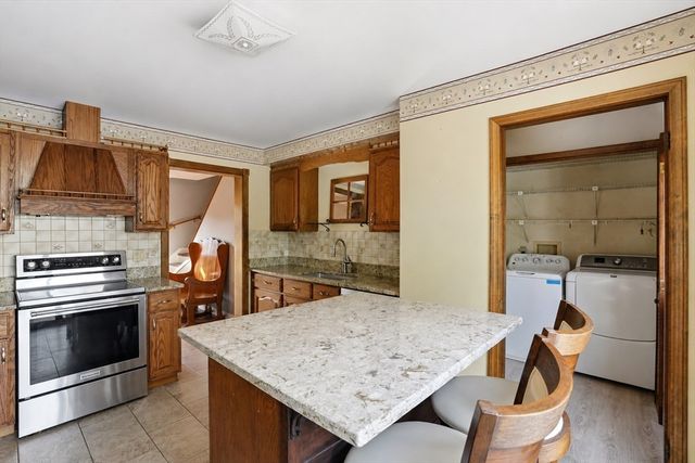67 Wituwamat Rd, Weymouth, MA 02191