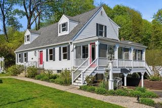 67 Wituwamat Rd, Weymouth, MA 02191