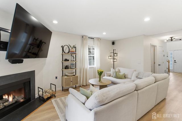 17 Edith Drive, Franklin Twsp, NJ 08873